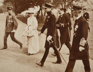 El Rey Eduardo VIII con la Emperatriz de Japón y el Príncipe Heredero, en Japón, 1922